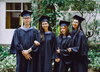 TB V/v Cấp phát lễ phục và kỷ yếu tốt nghiệp cho SV và HV cao học tham dự Lễ TN năm học 2021 – 2022