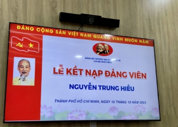 Chi bộ Sinh viên 1 tổ chức Lễ kết nạp Đảng viên mới 10/10/2023