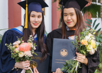 Thông báo về việc nhận hình đã chụp và cập nhật hình Kỷ yếu Lễ tốt nghiệp năm học 2023-2024