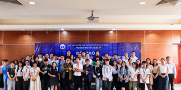 Đối thoại giữa sinh viên với lãnh đạo nhà trường năm học 2025-2026